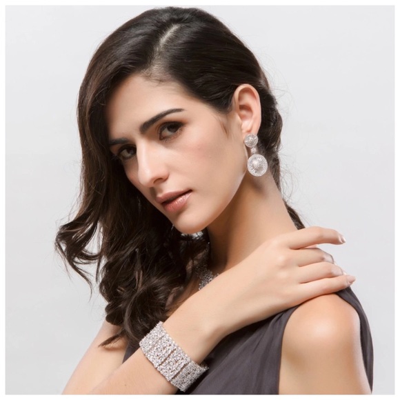 Zircon The Callidora Bracelet - Picture 8 of 8